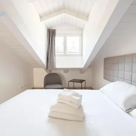 Slataper 19 Tirabora Short Rent, Con Parcheggio Privato 的里雅斯特