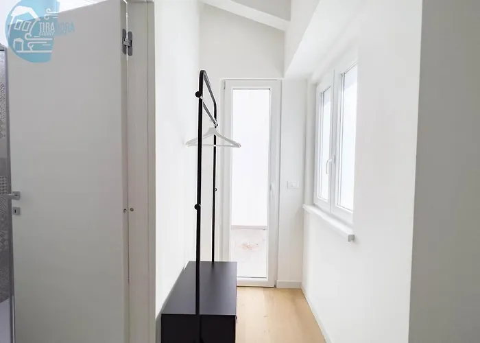 Slataper 19 Tirabora Short Rent *